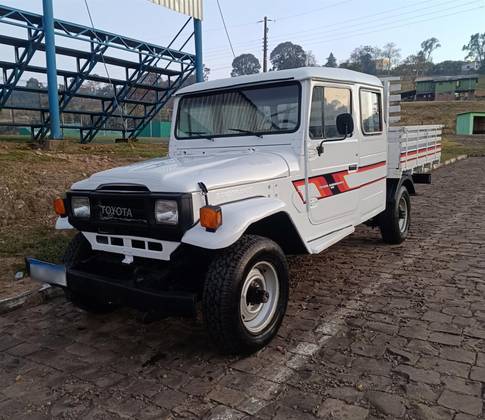 TOYOTA BANDEIRANTE 4.0 OJ50LV-B 4X4 CHASSI LONGO DIESEL 2P MANUAL